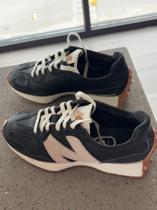 New Balance Shoes - New Balance Black/gum